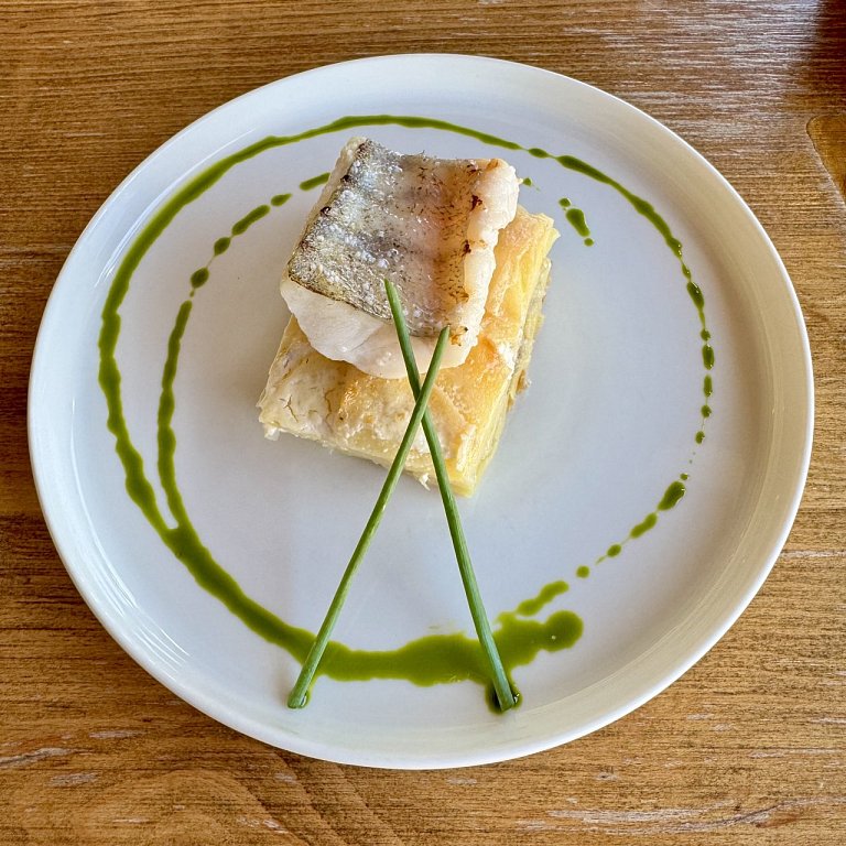 Б Жаренный судак с картофельной запеканкой